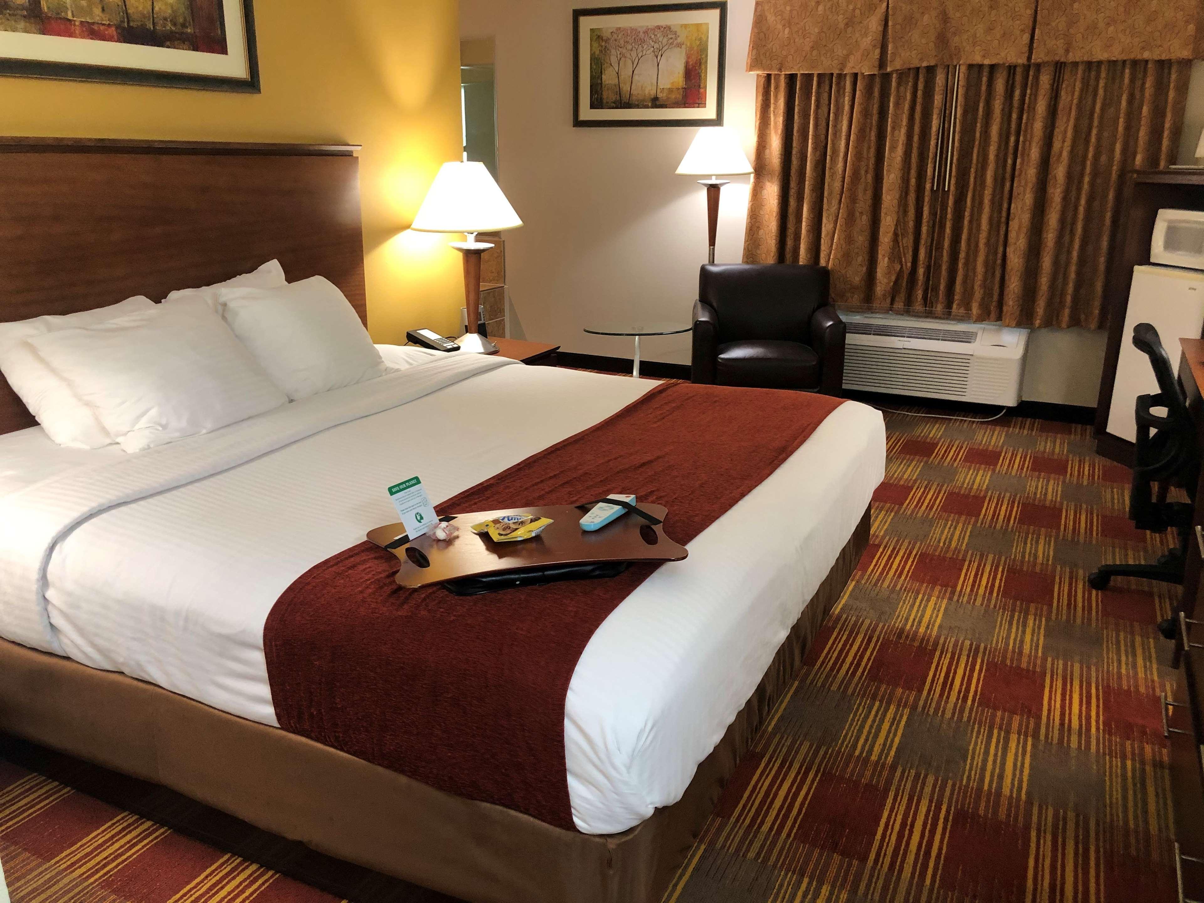 Best Western Lakewood Inn Hebron Buitenkant foto
