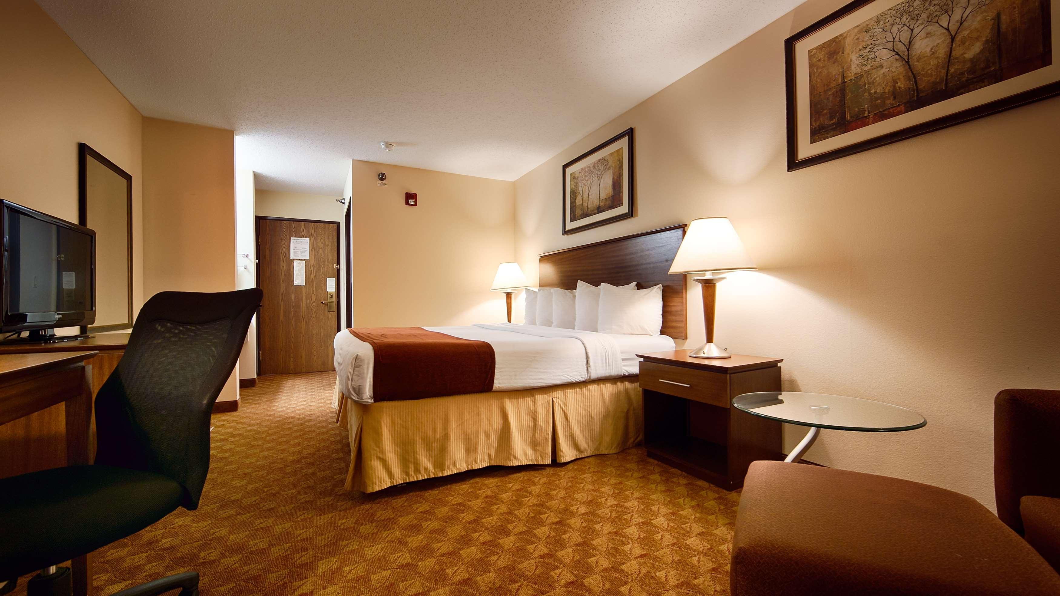 Best Western Lakewood Inn Hebron Buitenkant foto