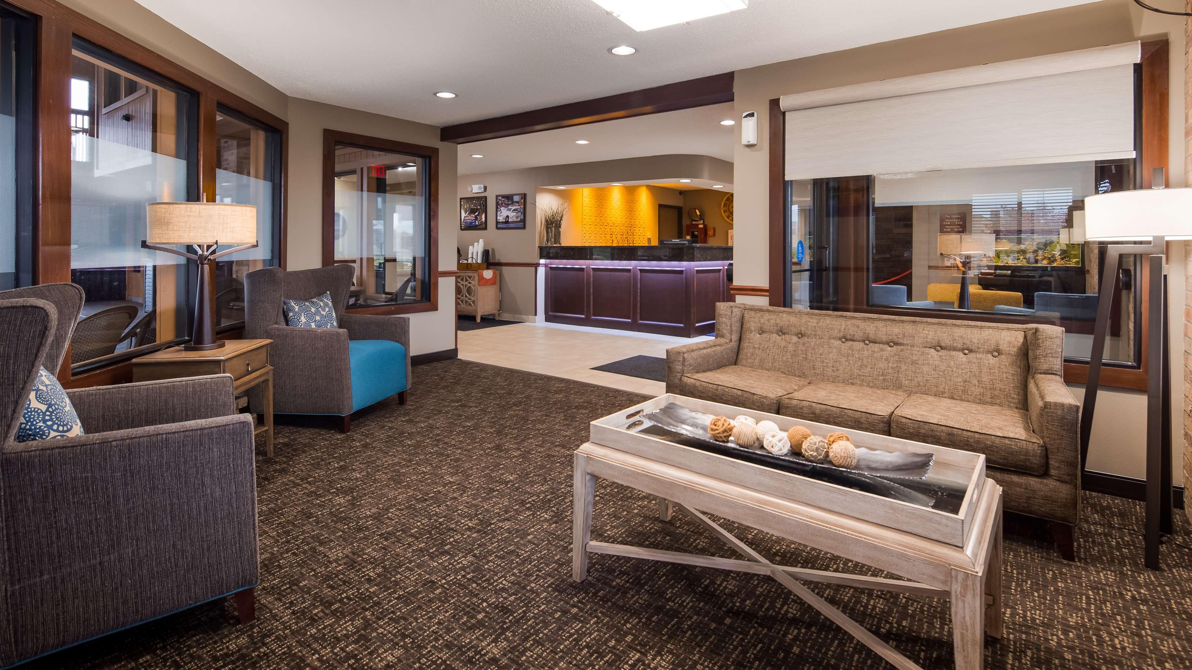 Best Western Lakewood Inn Hebron Buitenkant foto