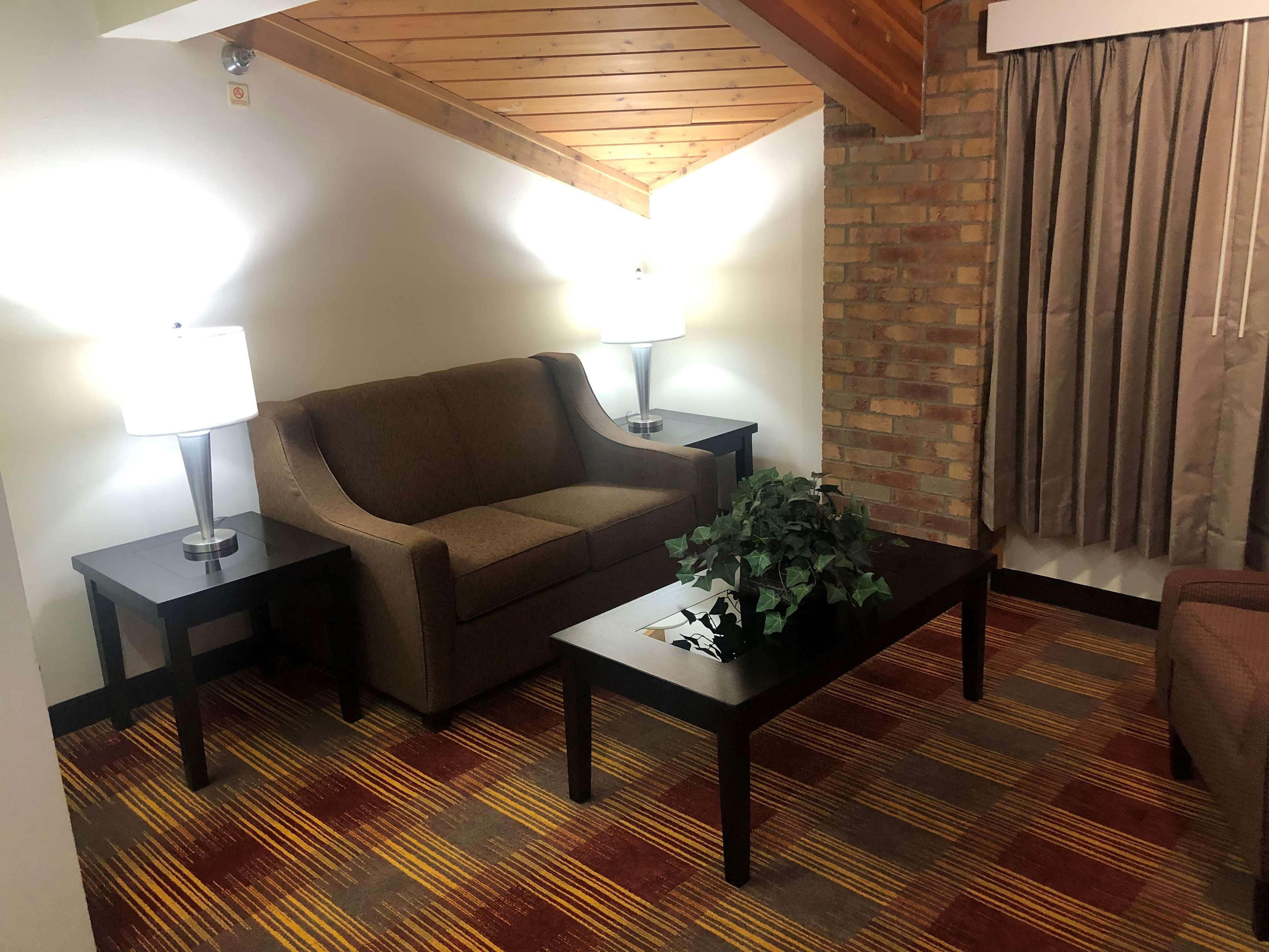 Best Western Lakewood Inn Hebron Buitenkant foto