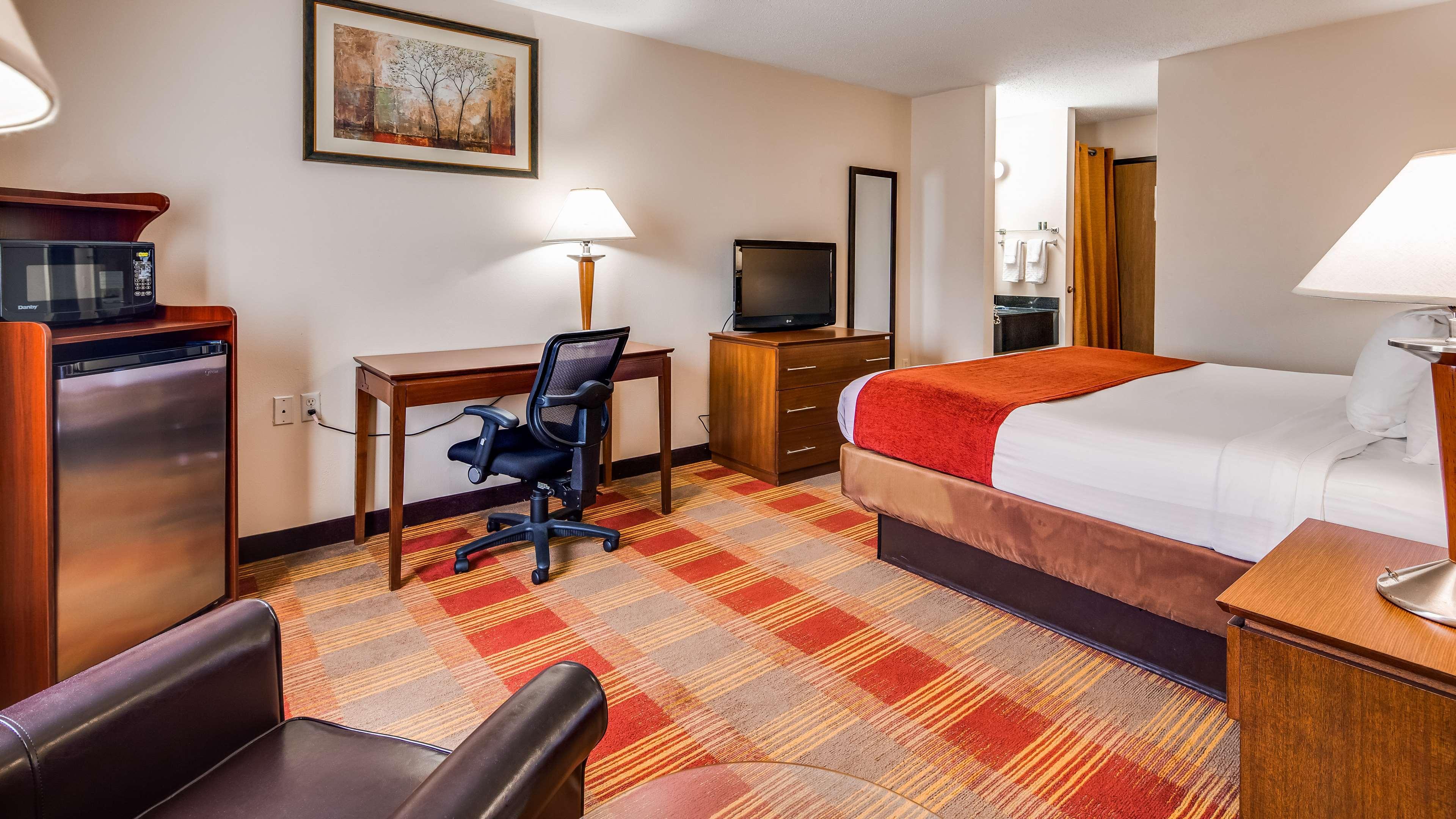 Best Western Lakewood Inn Hebron Buitenkant foto