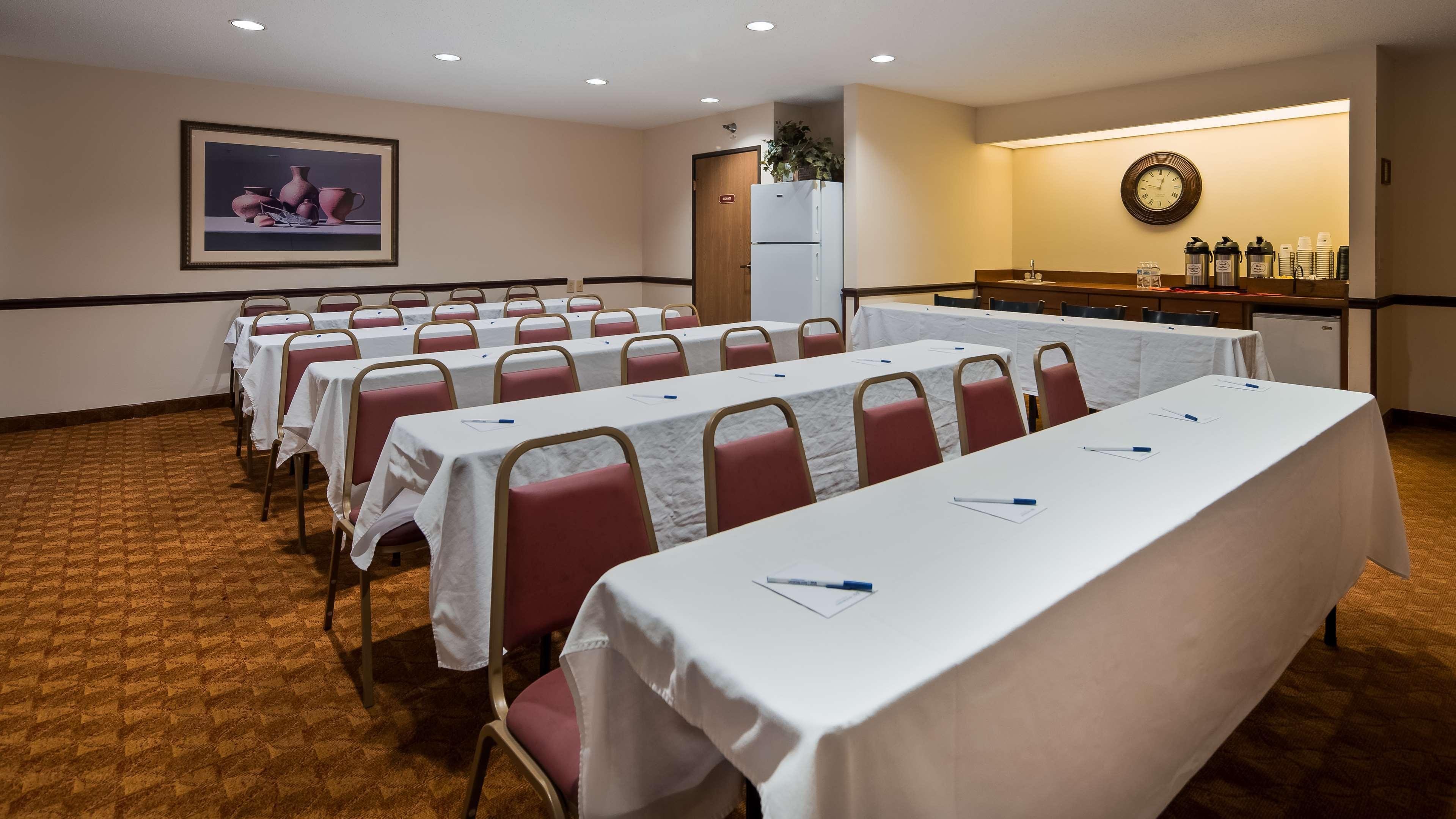 Best Western Lakewood Inn Hebron Buitenkant foto