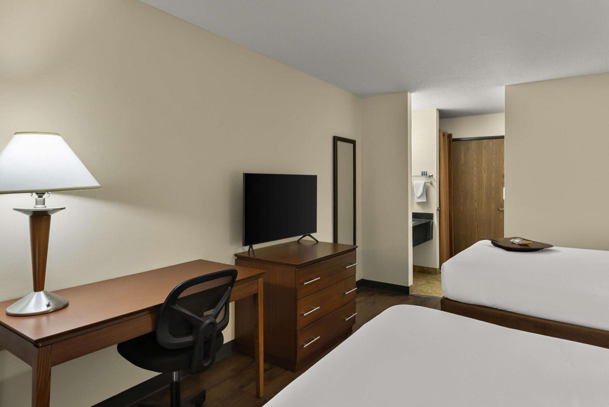 Best Western Lakewood Inn Hebron Buitenkant foto