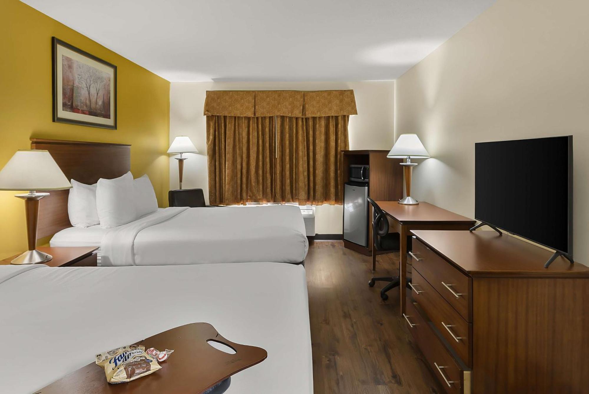 Best Western Lakewood Inn Hebron Buitenkant foto