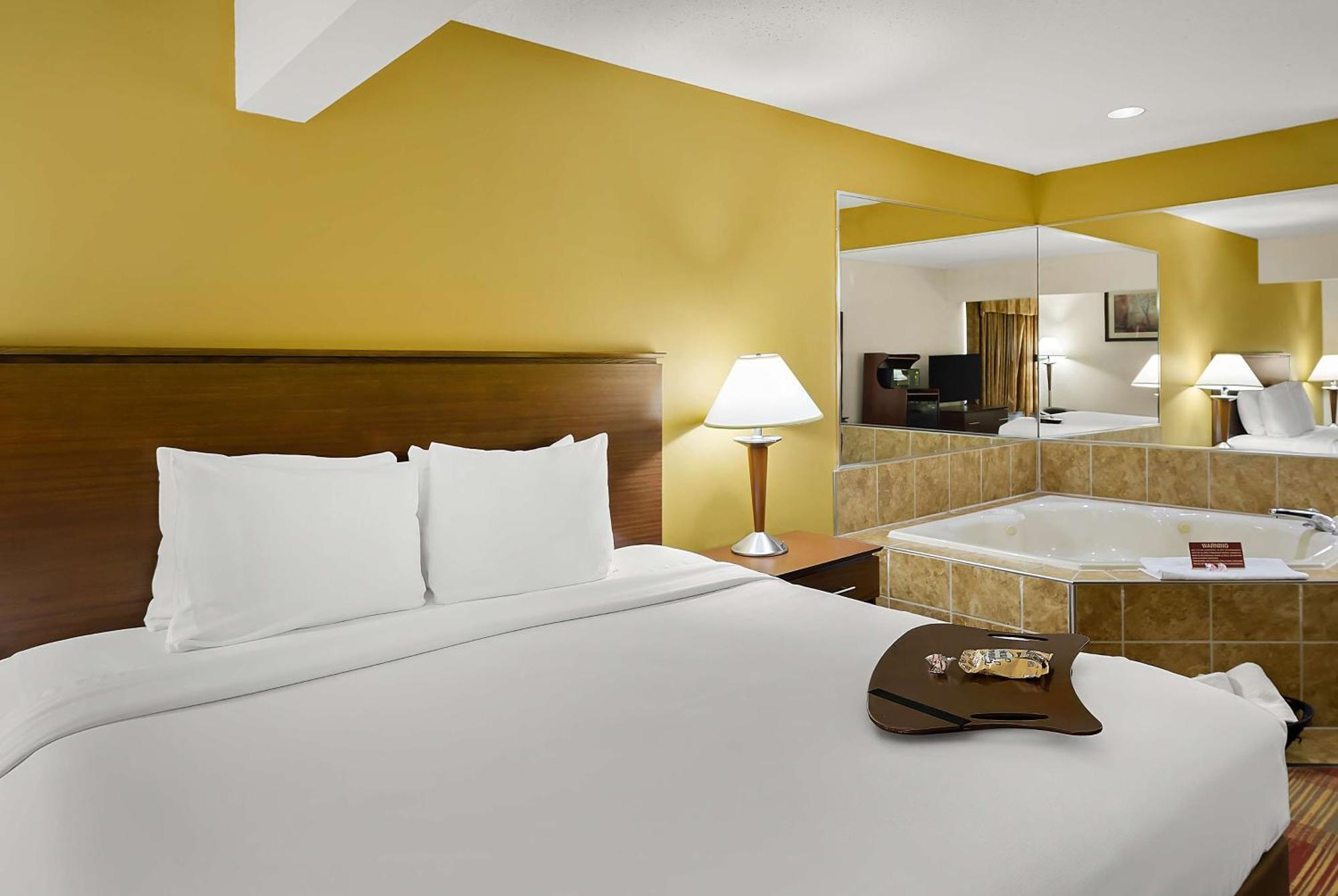 Best Western Lakewood Inn Hebron Buitenkant foto