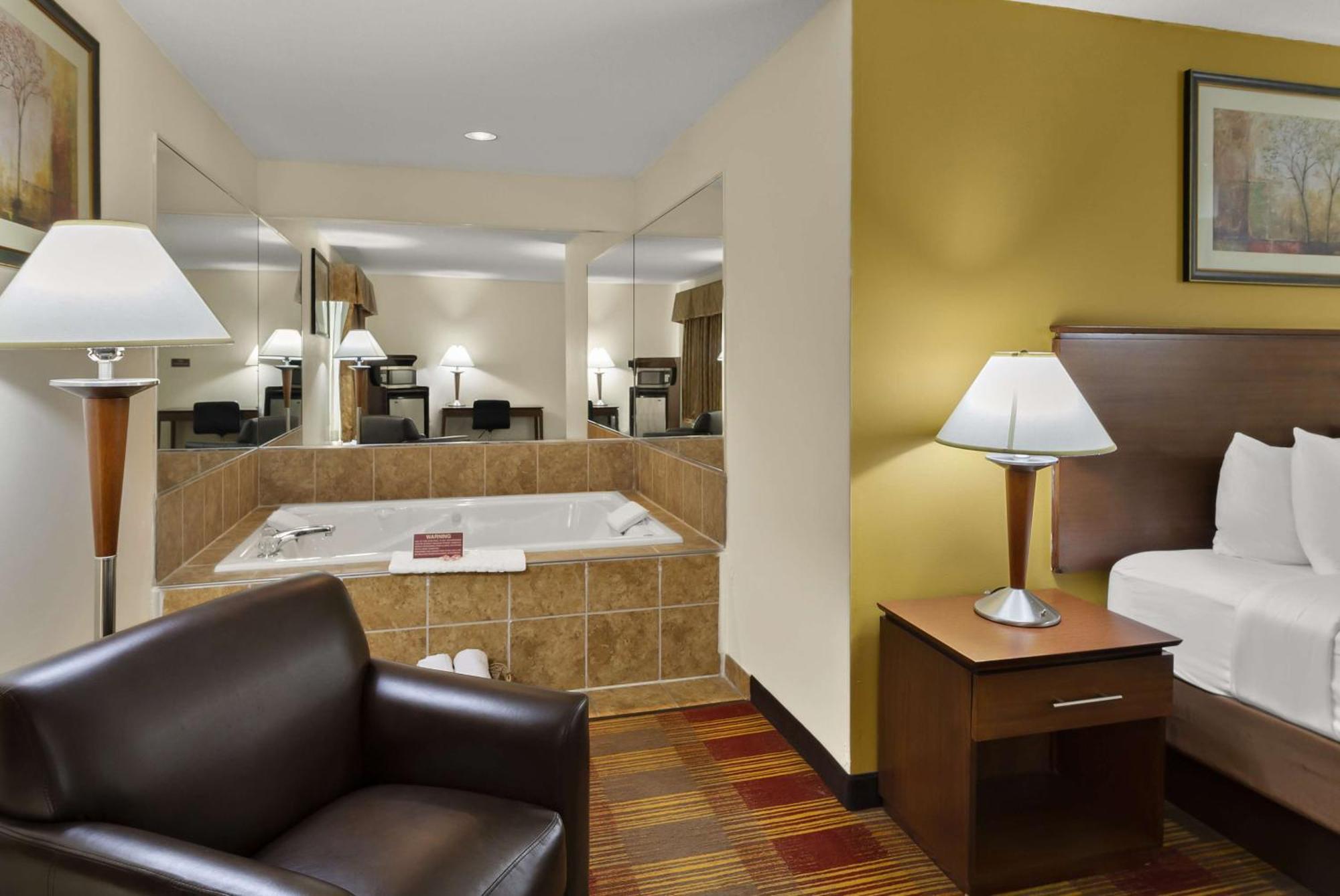 Best Western Lakewood Inn Hebron Buitenkant foto