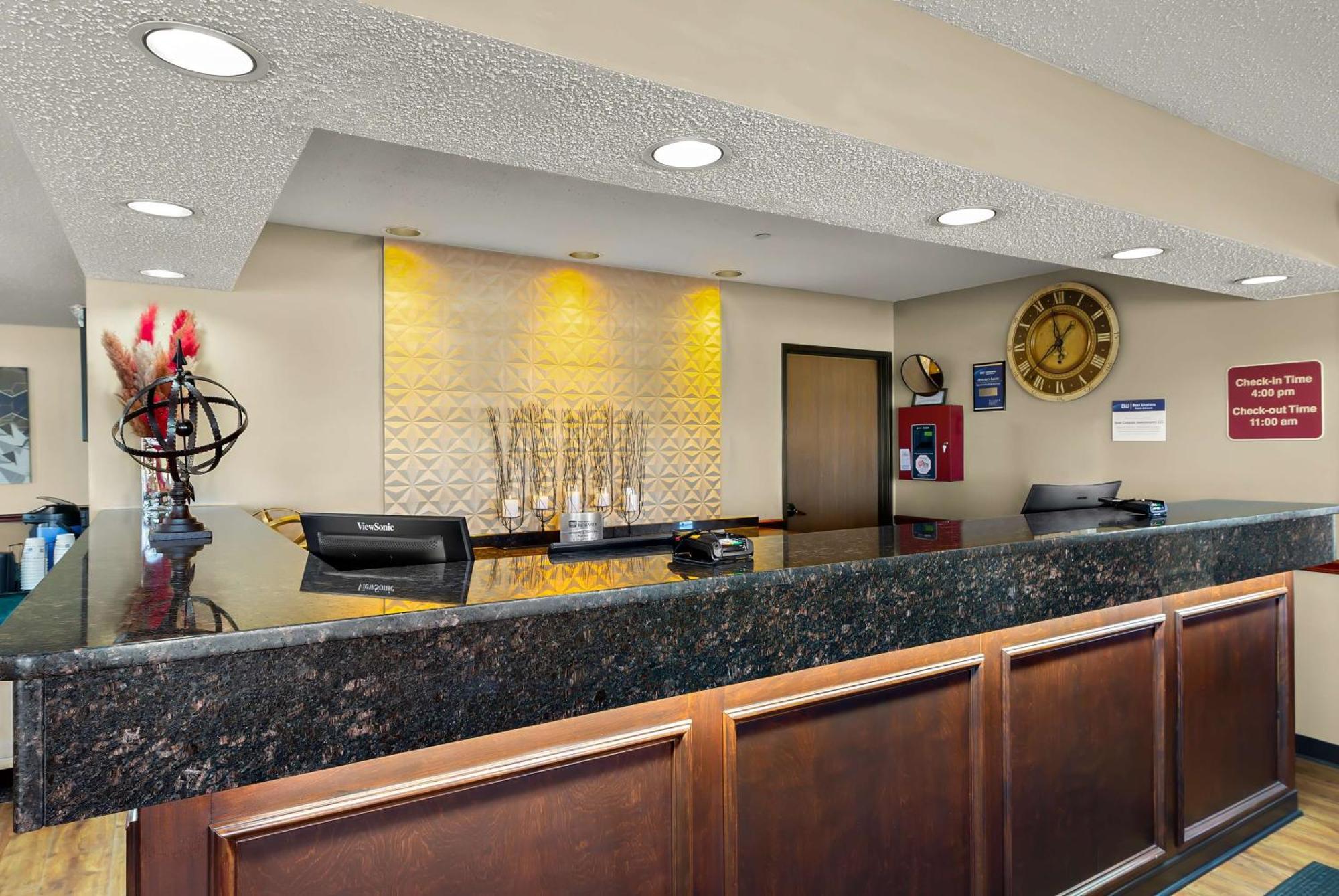 Best Western Lakewood Inn Hebron Buitenkant foto
