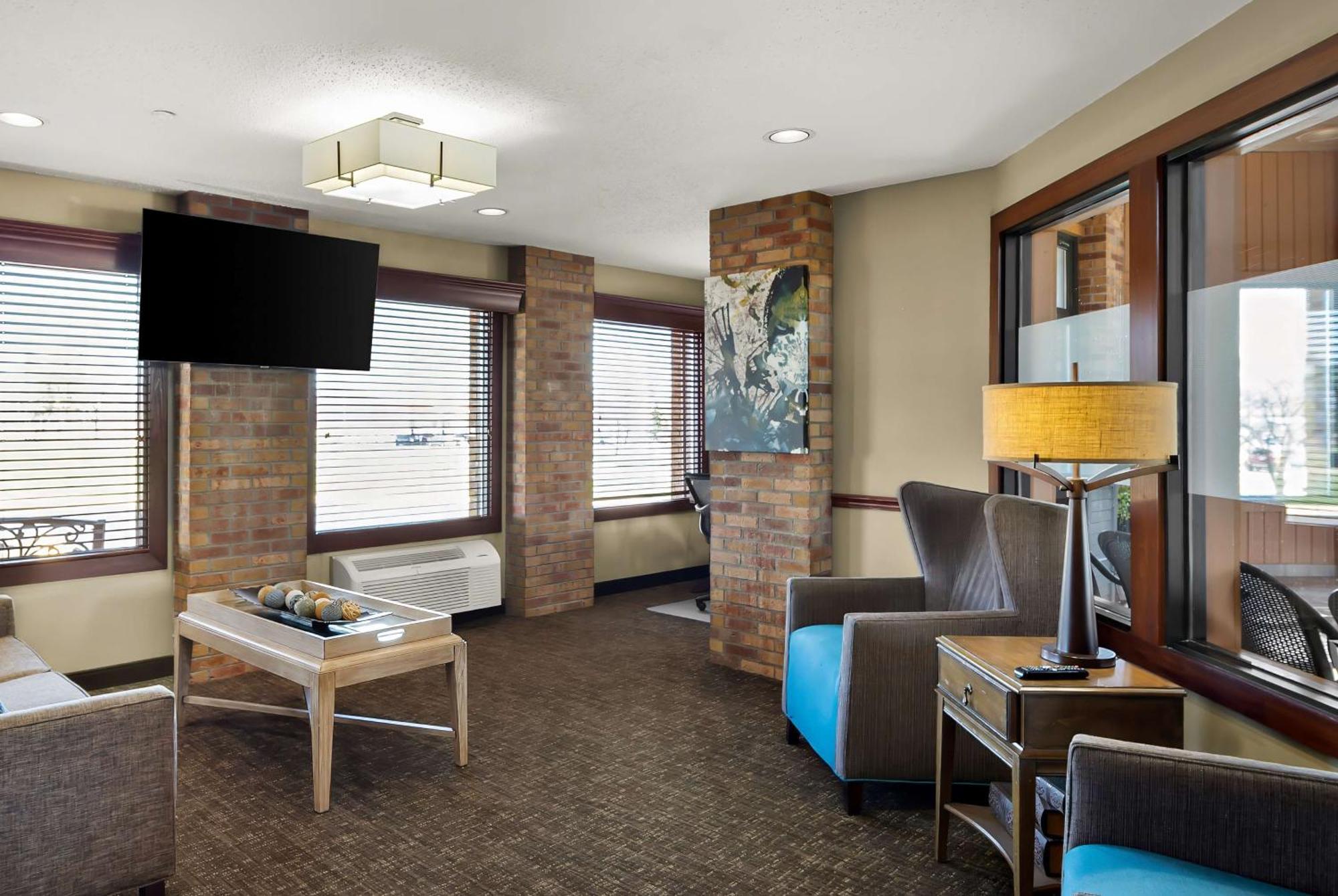 Best Western Lakewood Inn Hebron Buitenkant foto